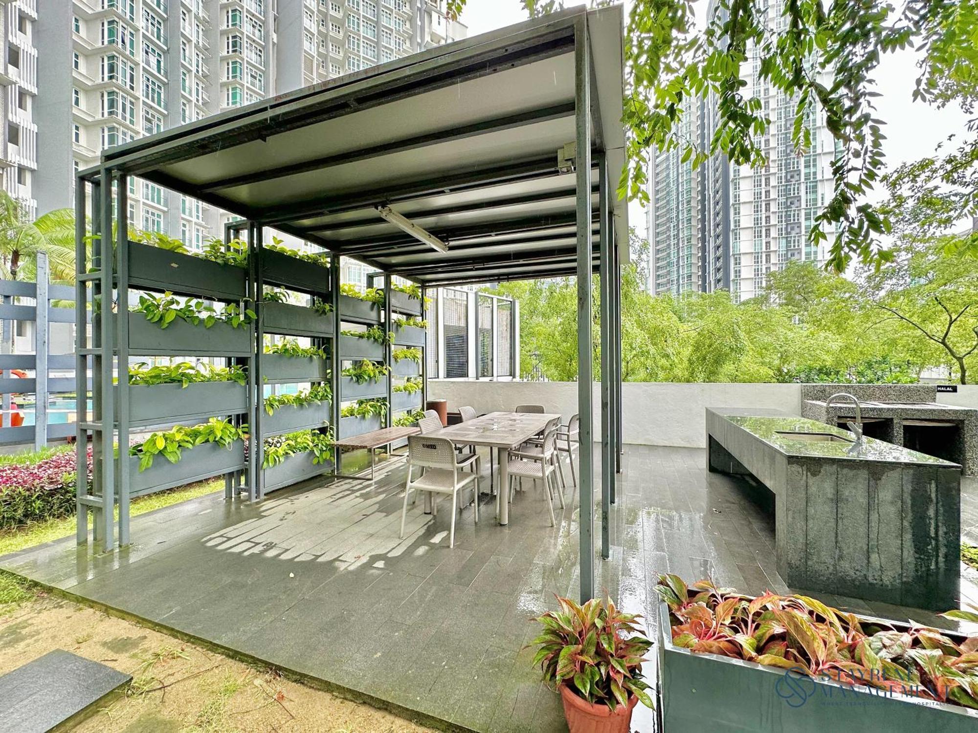 Apartment 1 Medini Legoland By Stayrene